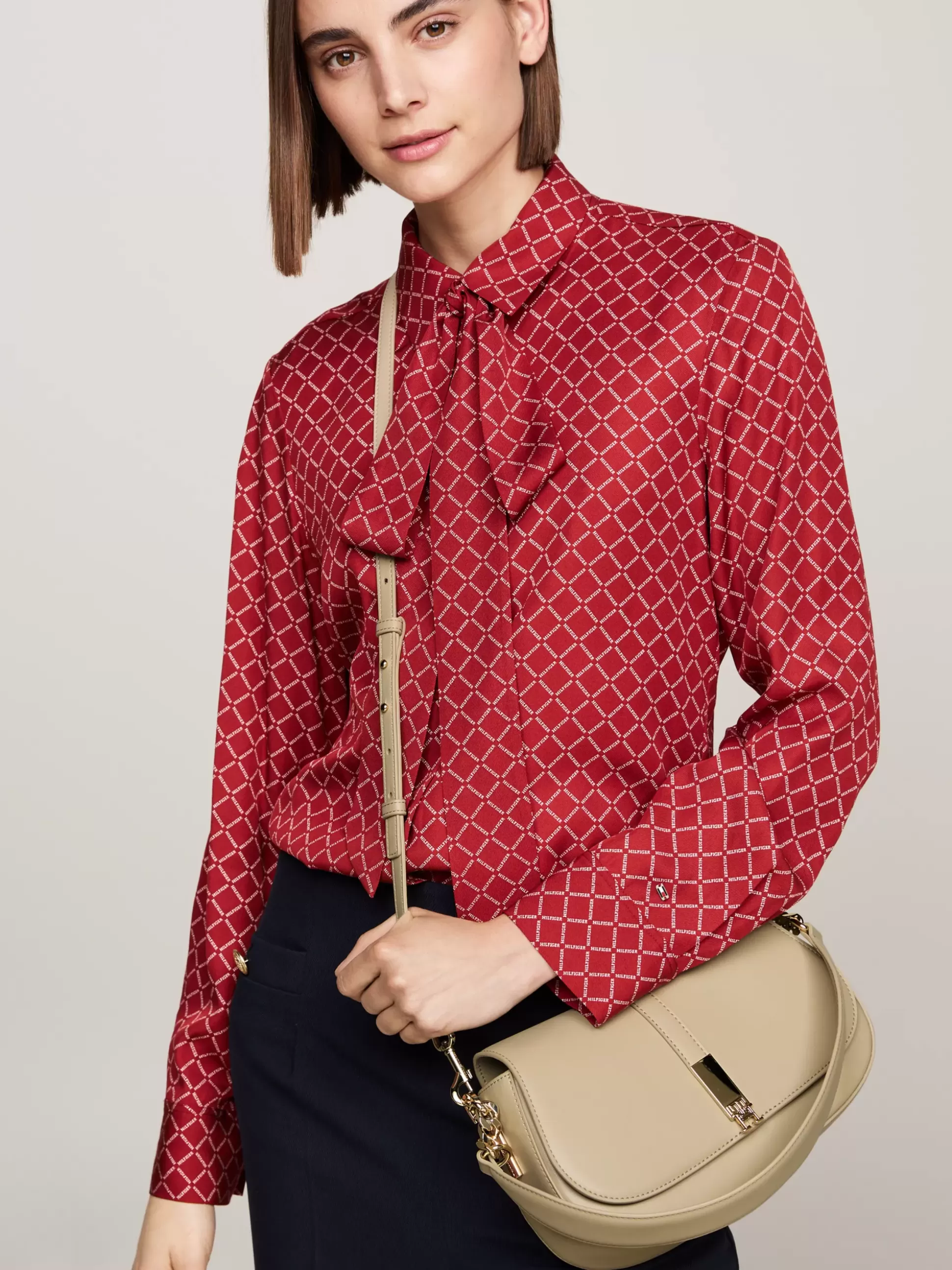 Tommy Hilfiger Torby Na Ramię^Listonoszka Heritage Z Monogramem TH
