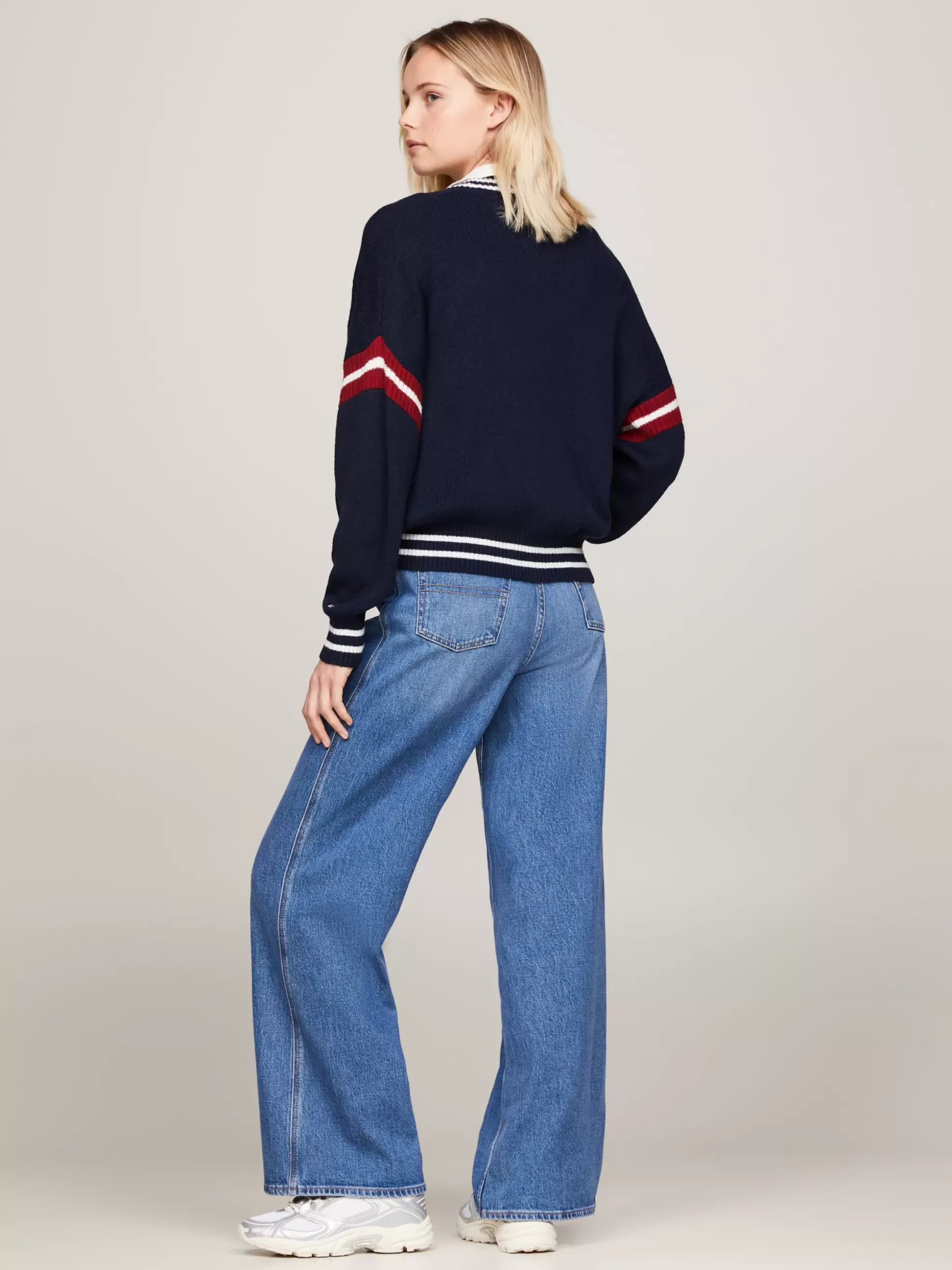 Tommy Hilfiger Swetry | Dzianina^Sweter Oversize Z Dekoltem W Szpic I Inicjałem