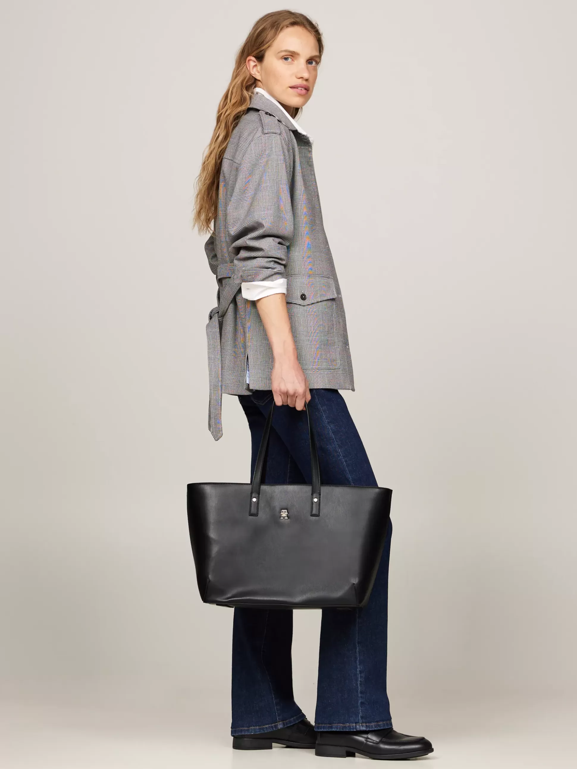 Tommy Hilfiger Torebki Tote^Torba Typu Tote Z Plakietką Z Monogramem TH